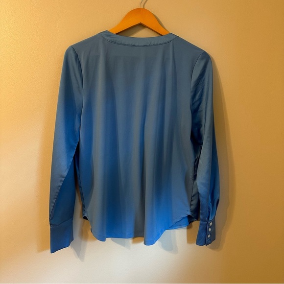 Ann Taylor Blue Women's Blouse - Picture 2 of 4